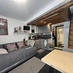 Tiny House With Terrace Near Pantheon