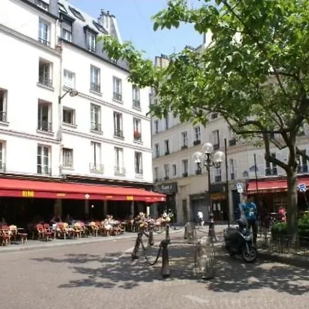 Tiny House With Terrace Near Pantheon Parigi