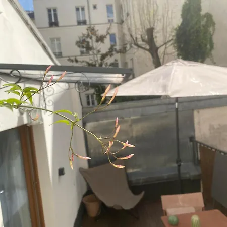 Appartamento Tiny House With Terrace Near Pantheon Parigi