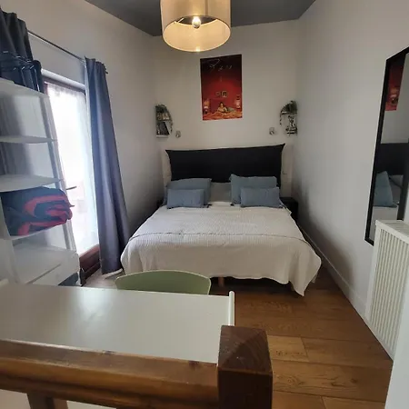 Tiny House With Terrace Near Pantheon * Parigi